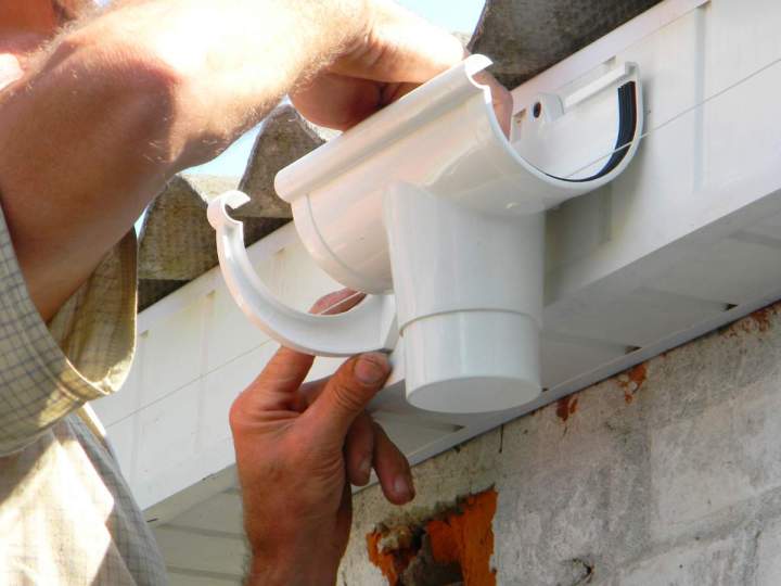 Nous vous proposons des solutions de zinguerie adaptées à chaque toit.